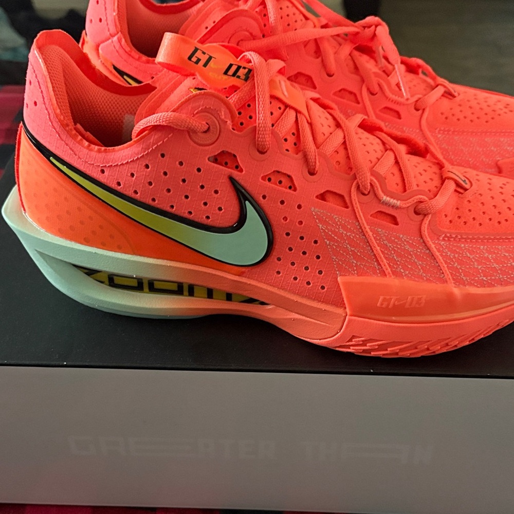 Nike Zoom GT Cut 2 in Neon Orange